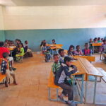 Glückliche Kinder bei der Schuleinweihung in Äthiopien